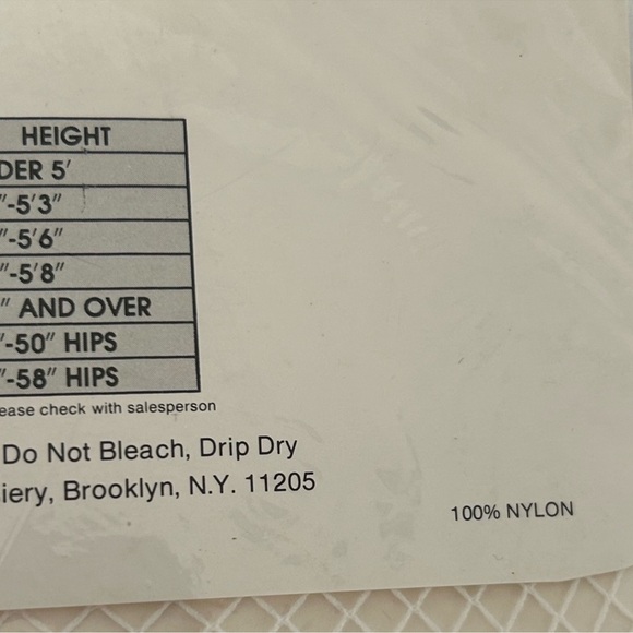 Vintage 80’s Sireco White Fishnet Stockings in Size S/M - NIP - Picture 7 of 8